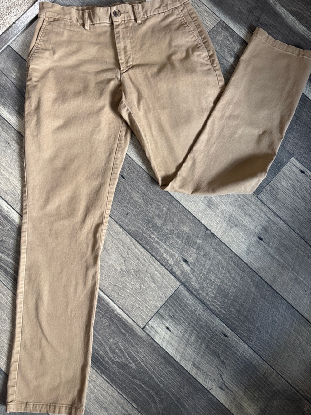 Old Navy Ultimate Straight Chino Pants in Tan 32x34